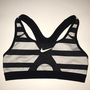 Black and white nike pro sports bra